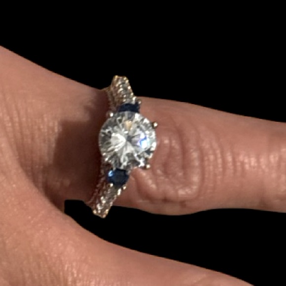 8 - 10mm Round Brilliant Cut Cubic Zirconia or Moissanite 925 SS Ring - Picture 4 of 6